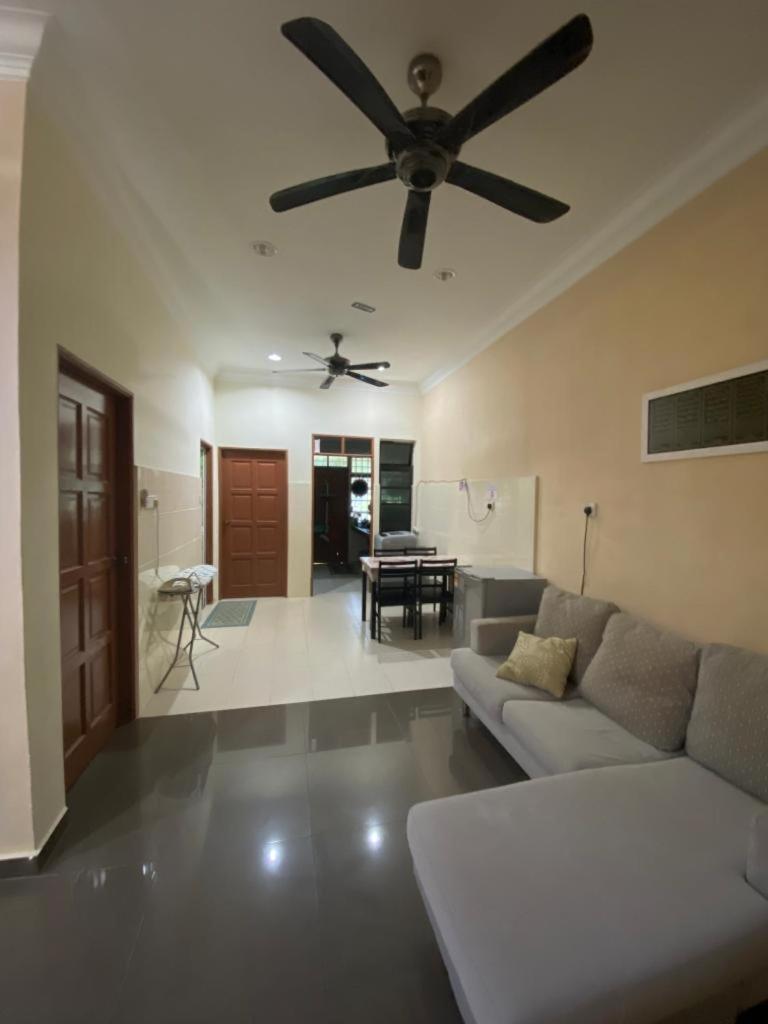 Homestay Tok Ma 1 Alur Tuman マラン エクステリア 写真