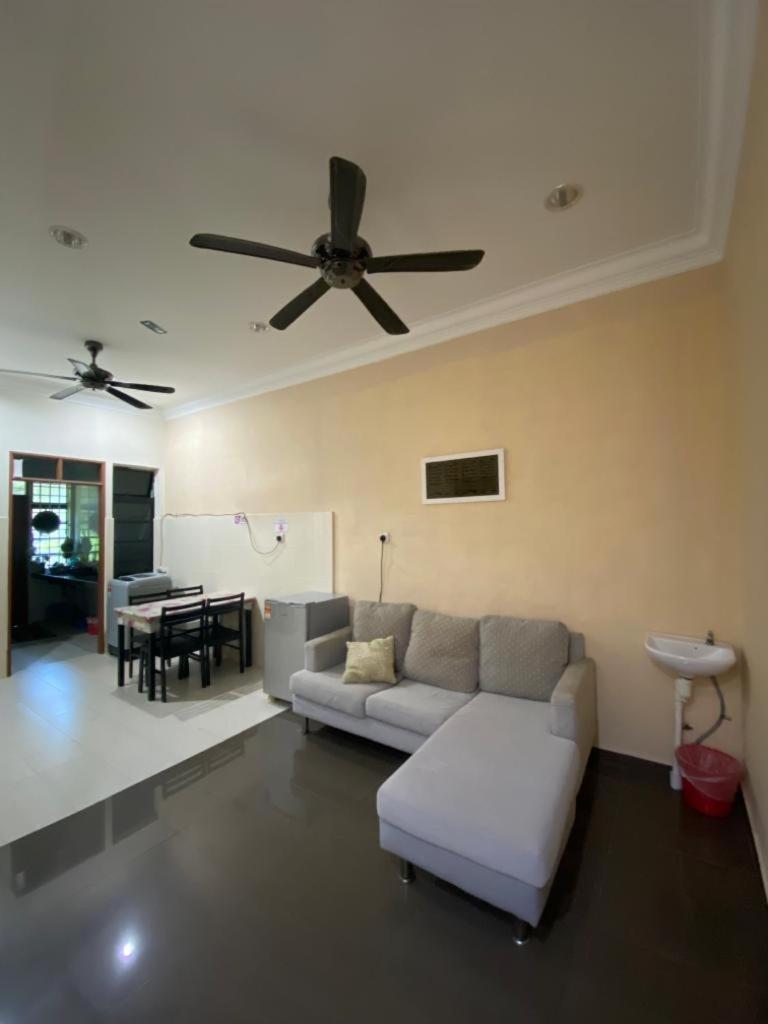 Homestay Tok Ma 1 Alur Tuman マラン エクステリア 写真